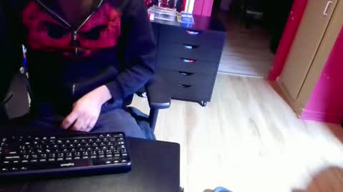 Snapshot of nicecck24 chatting on March 3, 5:13 am nicecck24 online show from March 3, 5:13 am