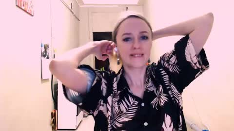 Kathrine online show from June 1, 5:58 pm