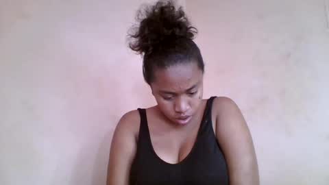 Snapshot of nicelly01 chatting on July 4, 8:09 am nicelly01 online show from July 4, 8:09 am