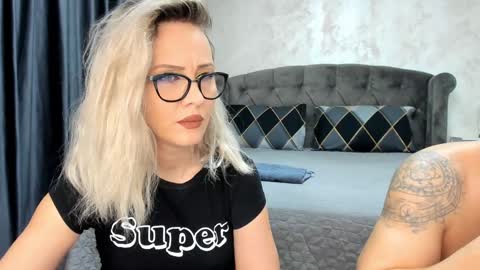 Sophie online show from January 10, 7:04 am