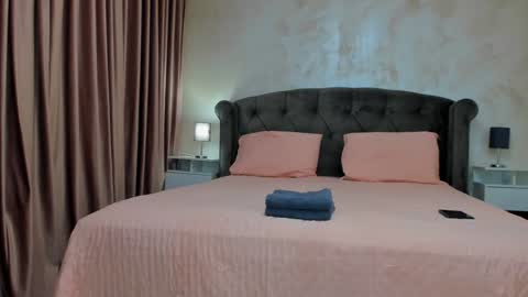 Snapshot of nicepussyfuckk18 chatting on February 28, 7:09 am Sophie online show from February 28, 7:09 am