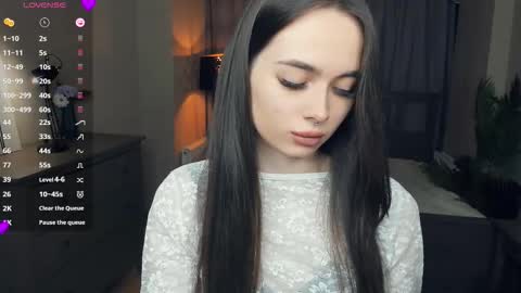 Snapshot of nichelledorris chatting on February 12, 7:53 pm Nicole online show from February 12, 7:53 pm