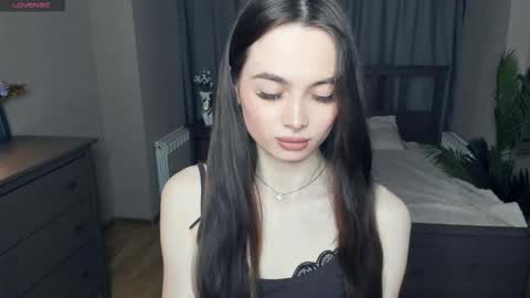 Snapshot of nichelledorris chatting on February 27, 7:36 pm Nicole online show from February 27, 7:36 pm