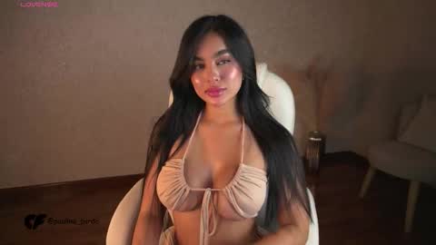 Snapshot of nichole__evans chatting on October 17, 2:26 am nichole__evans online show from October 17, 2:26 am