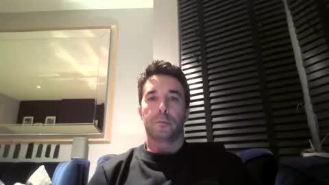 Snapshot of niciboi chatting on October 25, 10:48 pm James online show from October 25, 10:48 pm