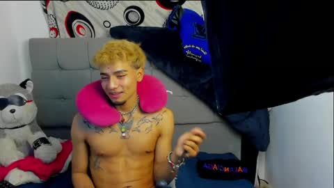 nick_acosta online show from May 7, 1:00 am