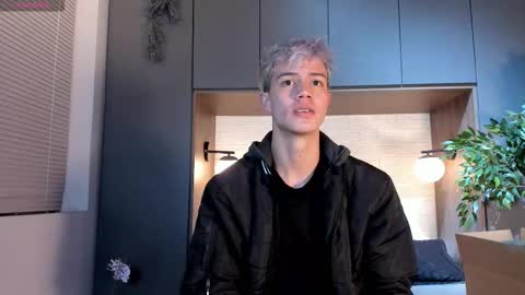 Nick  online show from December 18, 12:00 pm