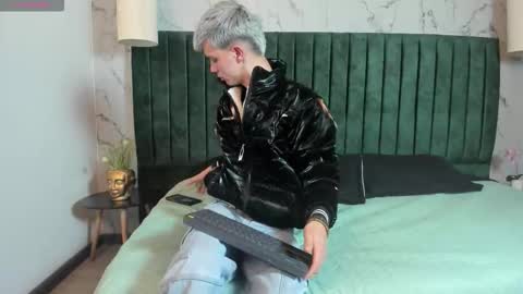 Nick  online show from March 9, 12:20 pm