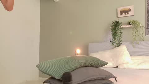 NICKI FOX  online show from October 6, 7:33 pm