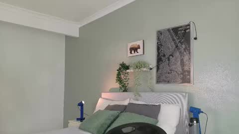 NICKI FOX  online show from October 11, 7:34 pm