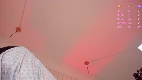 Snapshot of nickiwestt___ chatting on June 8, 7:36 pm nickiwestt___ online show from June 8, 7:36 pm