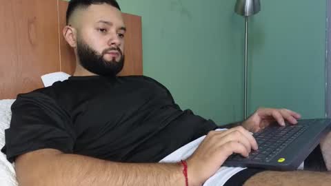 Nicolas              online show from February 11, 10:04 pm