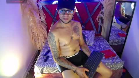 nickk_jonson online show from May 6, 3:17 pm