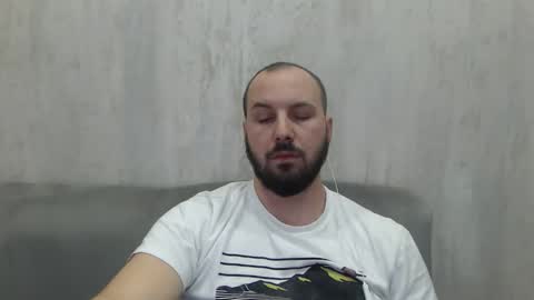 Snapshot of nickolas22 chatting on November 19, 9:37 pm Julian online show from November 19, 9:37 pm