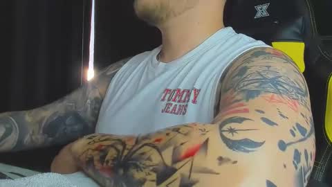 Snapshot of nicktattoomaster chatting on May 16, 10:36 am nicktattoomaster online show from May 16, 10:36 am