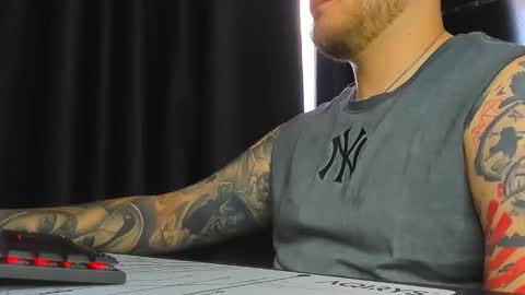 Snapshot of nicktattoomaster chatting on June 11, 12:25 pm nicktattoomaster online show from June 11, 12:25 pm