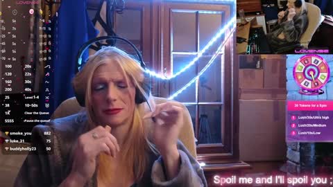 Snapshot of nicktu52 chatting on December 24, 6:55 am nicktuuk online show from December 24, 6:55 am