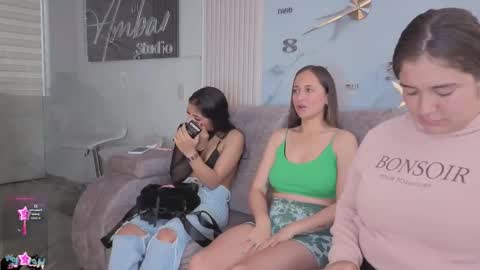 nicky_as online show from November 6, 1:45 pm