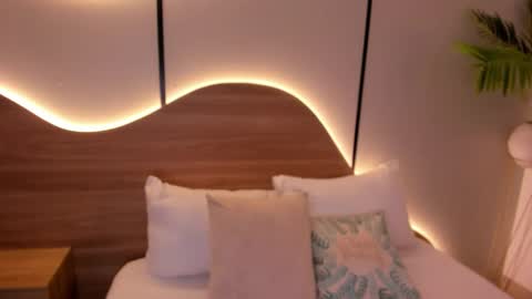 Nicky  online show from December 20, 3:02 am