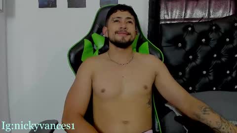 nicky online show from March 9, 7:29 pm