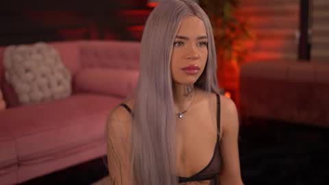 Nicky online show from November 1, 7:05 pm