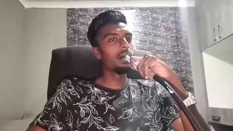 Snapshot of nickyle63 chatting on March 3, 5:29 pm james online show from March 3, 5:29 pm