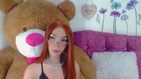 Snapshot of nickynoa chatting on February 11, 9:03 pm Nicky online show from February 11, 9:03 pm