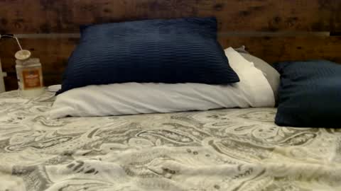 Snapshot of nickytatz chatting on December 5, 8:55 am Nicky online show from December 5, 8:55 am