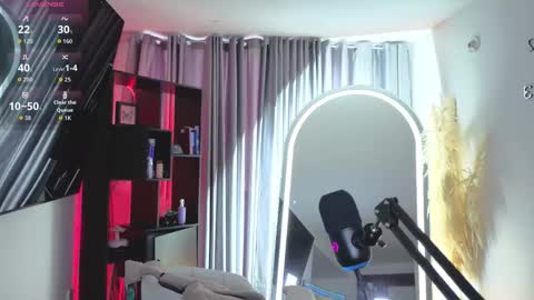 Nicky online show from October 11, 9:24 pm