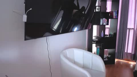 Nicky online show from October 23, 5:44 pm