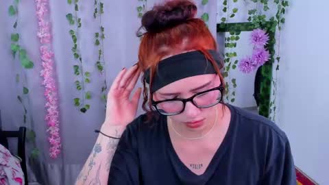 Snapshot of nico_lette_ chatting on February 21, 4:40 am Nico online show from February 21, 4:40 am