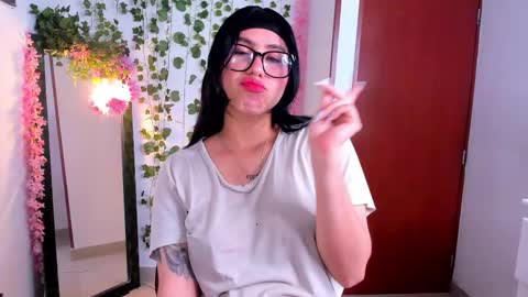 Snapshot of nico_lette_ chatting on October 6, 11:35 pm Nico online show from October 6, 11:35 pm