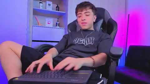 Nicolas online show from October 29, 8:10 pm