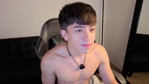 Snapshot of nicoisonline chatting on February 23, 10:07 pm Nicolas online show from February 23, 10:07 pm