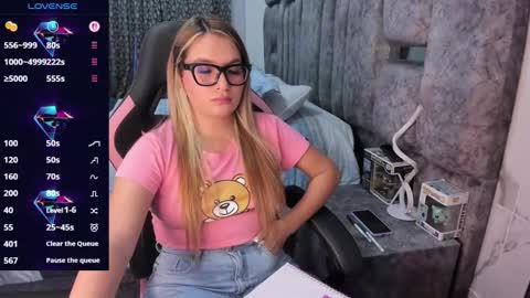 YuliEM online show from January 31, 7:11 pm