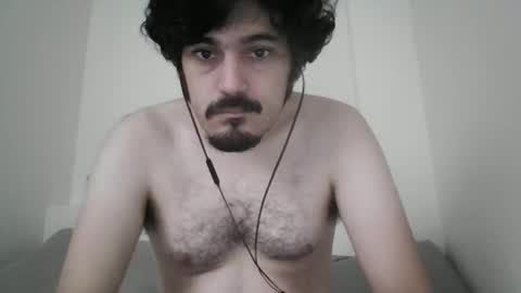 Snapshot of nicolas221193 chatting on November 10, 10:58 am nicolas221193 online show from November 10, 10:58 am