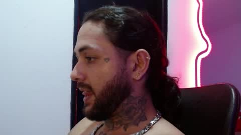 nicolas online show from December 10, 6:22 am