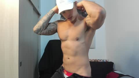 Snapshot of nicolasmuscle chatting on December 8, 3:53 am Andres online show from December 8, 3:53 am