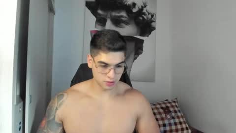 Snapshot of nicolasmuscle chatting on December 12, 9:48 pm Andres online show from December 12, 9:48 pm