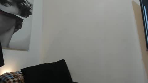 Snapshot of nicolasmuscle chatting on December 20, 1:58 am Andres online show from December 20, 1:58 am