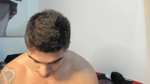 Snapshot of nicolasmuscle chatting on January 8, 3:29 am Andres online show from January 8, 3:29 am