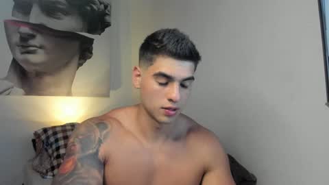 Snapshot of nicolasmuscle chatting on January 22, 10:26 pm Andres online show from January 22, 10:26 pm