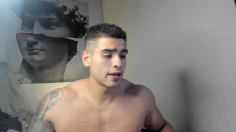 Snapshot of nicolasmuscle chatting on March 10, 5:22 am Andres online show from March 10, 5:22 am