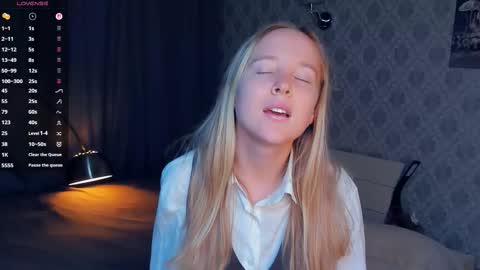 Snapshot of nicolavanderbie chatting on September 23, 5:49 pm Nicoletta online show from September 23, 5:49 pm