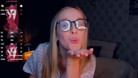 Snapshot of nicolavanderbie chatting on October 10, 5:34 pm Nicoletta online show from October 10, 5:34 pm