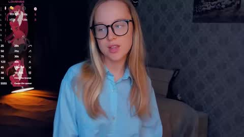 Snapshot of nicolavanderbie chatting on October 12, 4:17 pm Nicoletta online show from October 12, 4:17 pm