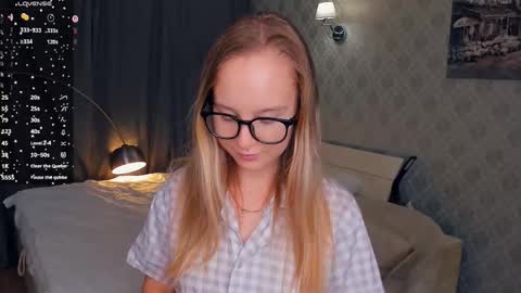 Snapshot of nicolavanderbie chatting on October 20, 4:07 pm Nicoletta online show from October 20, 4:07 pm