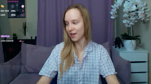 Nicoletta online show from March 27, 6:40 pm