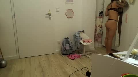 Secret Amateur HuGirl online show from April 19, 8:44 pm