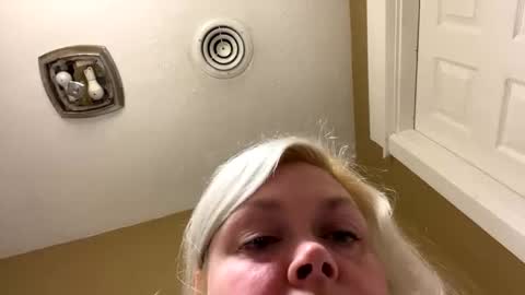 Snapshot of nicole878787 chatting on March 18, 11:13 am Nicole878787 online show from March 18, 11:13 am